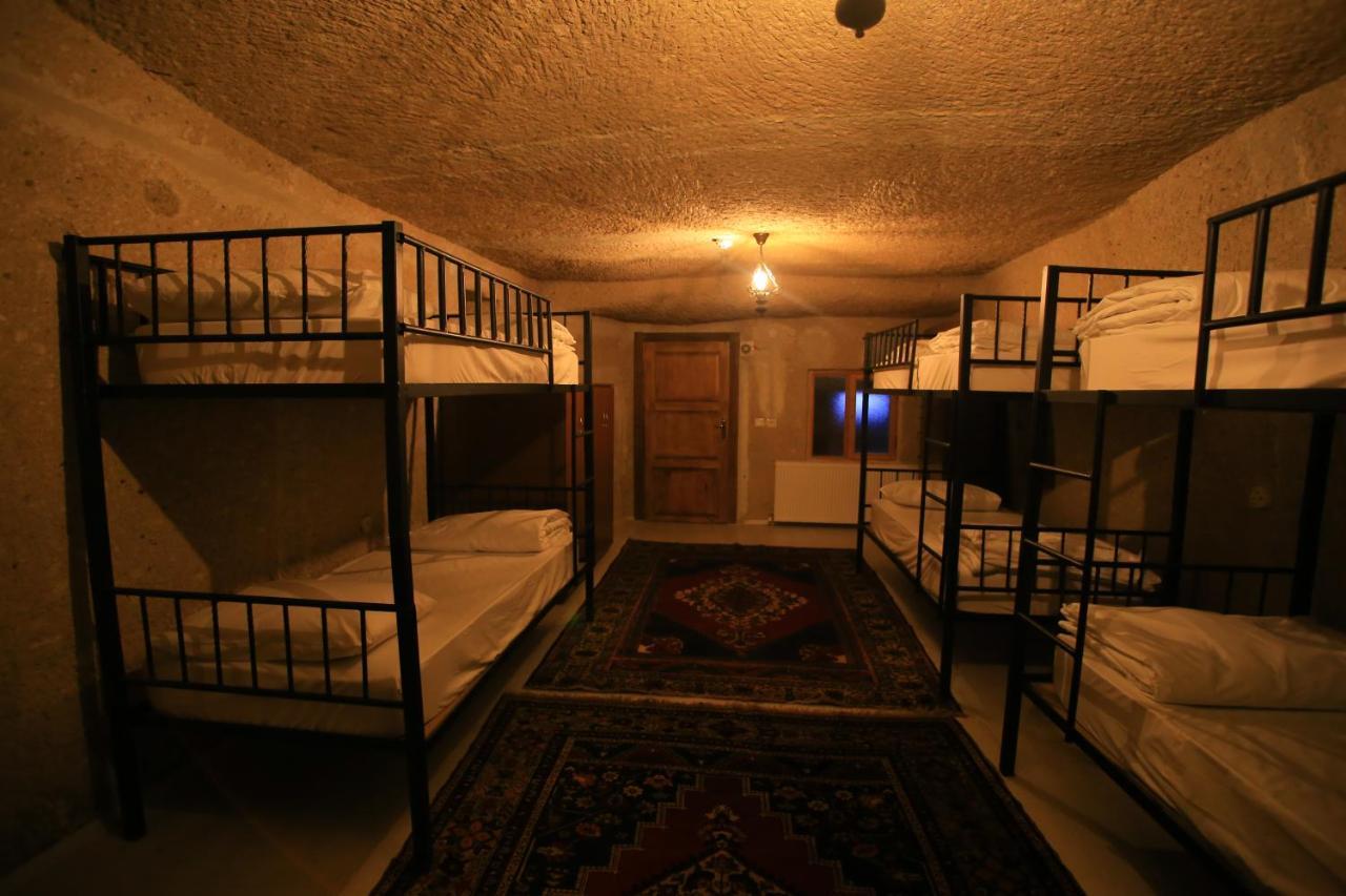 Bunk Bed in Mixed Dormitory Room